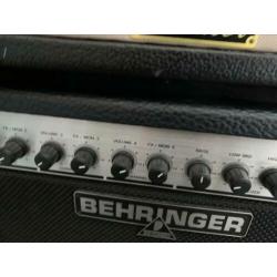 Keyboard monitor pa versterker. Behringer 120 watt