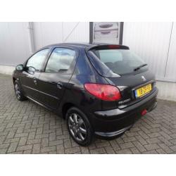 Peugeot 206 1.4 Forever NETTE 5 DEURS AUTO.AIRCO NW. APK.