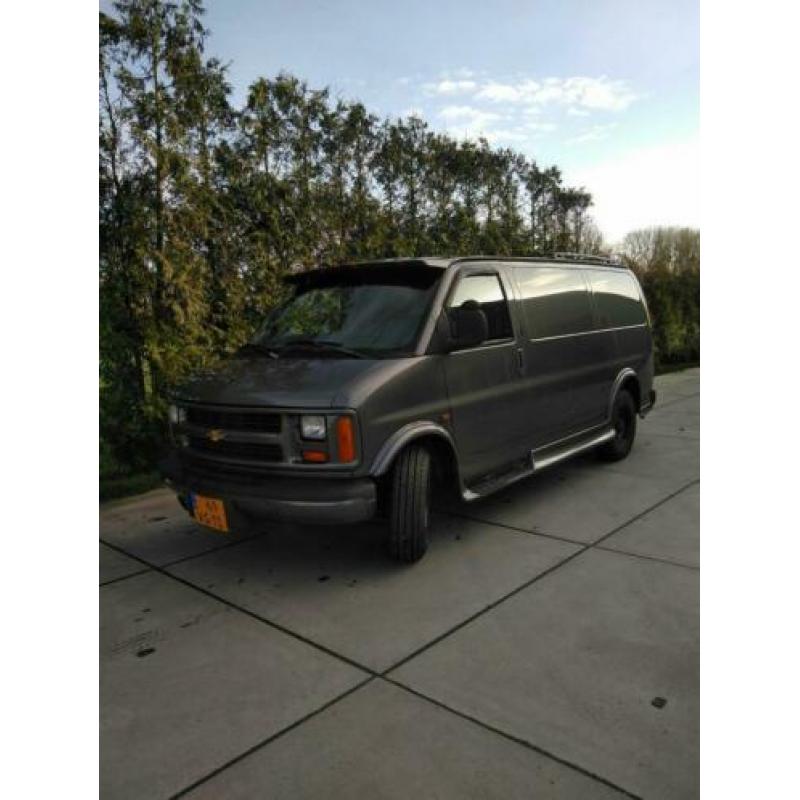 Chevrolet Chevy van D AUT 1999