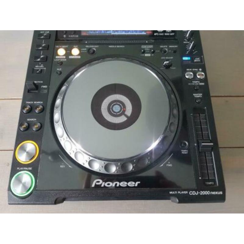 Pioneer CDJ 2000 Nexus