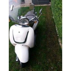Retro snorscooter opknapper