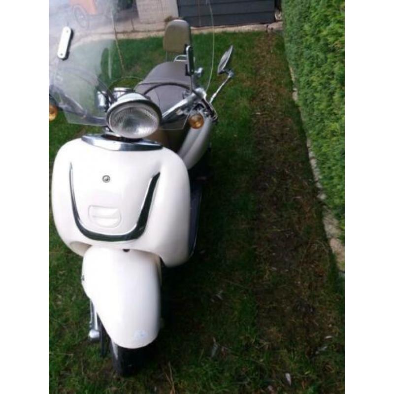 Retro snorscooter opknapper