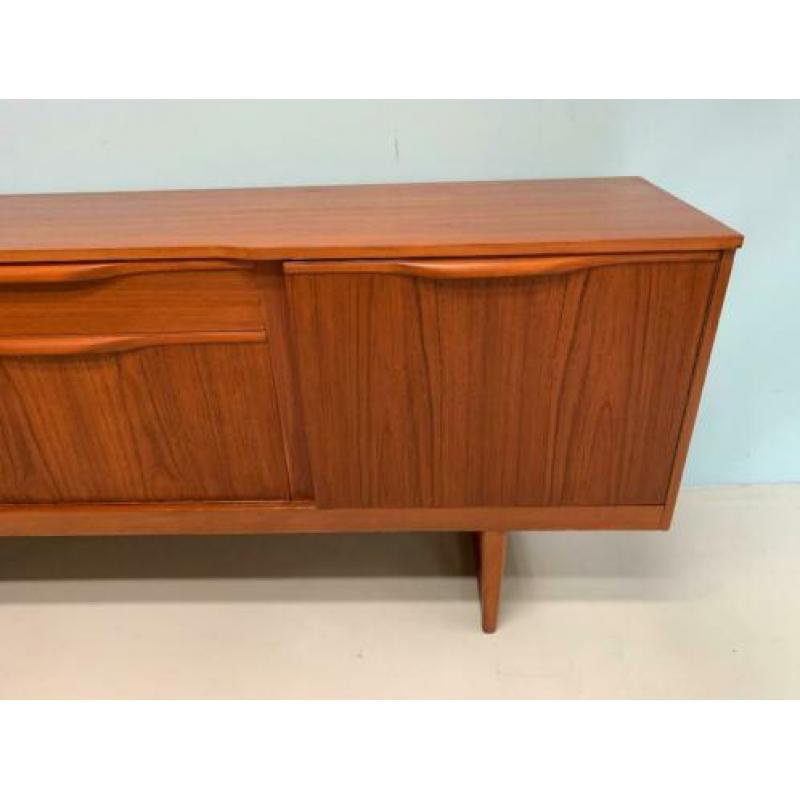 Vintage teak dressoir