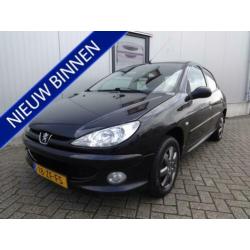 Peugeot 206 1.4 Forever NETTE 5 DEURS AUTO.AIRCO NW. APK.