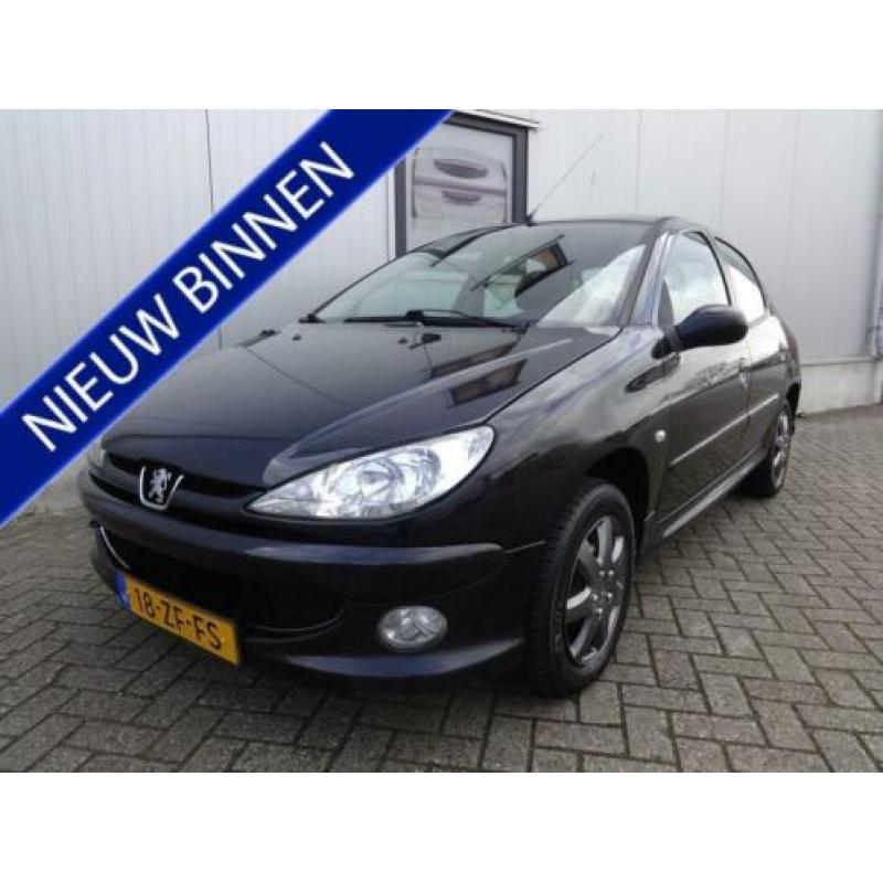Peugeot 206 1.4 Forever NETTE 5 DEURS AUTO.AIRCO NW. APK.