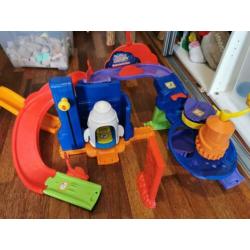Vtech-baan met drie diertjes en twee autootjes!