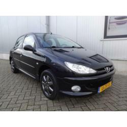 Peugeot 206 1.4 Forever NETTE 5 DEURS AUTO.AIRCO NW. APK.
