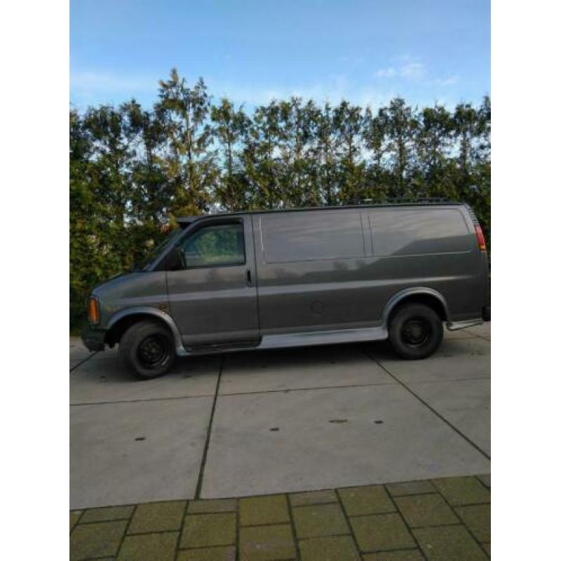 Chevrolet Chevy van D AUT 1999