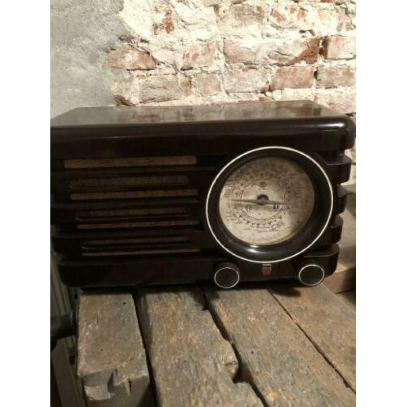 Oude bakelieten radio (kompas)