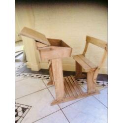 Antiek schoolbankje tafel lessenaar