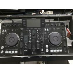 Pioneer xdj rx + speakers + flightcase