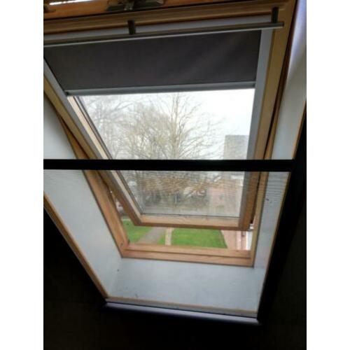 Velux GGL M08 dakraamrolgordijnen en horren