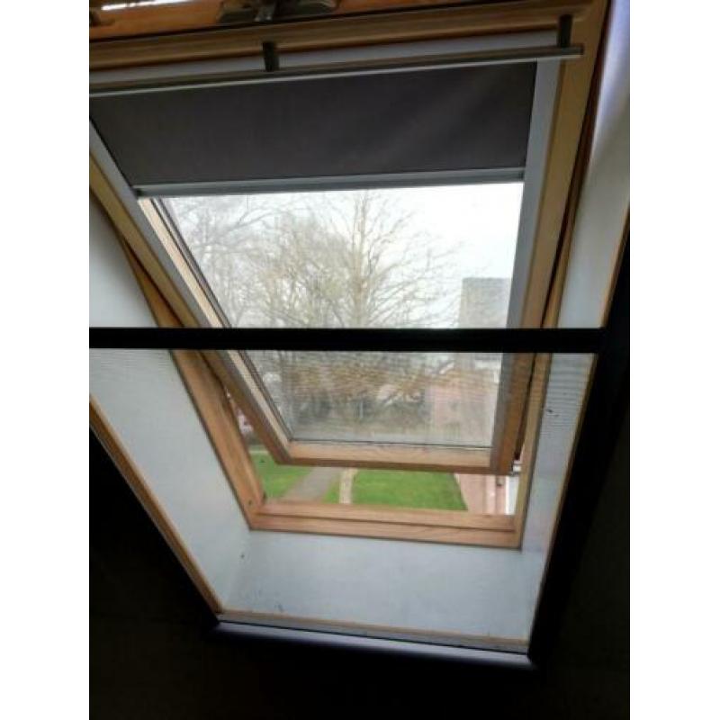 Velux GGL M08 dakraamrolgordijnen en horren