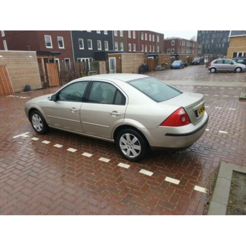 Ford Mondeo 1.8 16V 92KW Sedan 2004 Beige