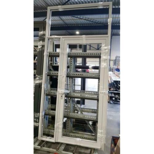 12 stuks Reynaers aluminium deuren.