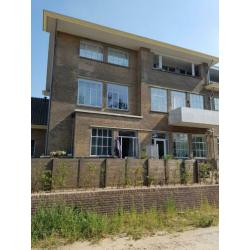 12 stuks Reynaers aluminium deuren.