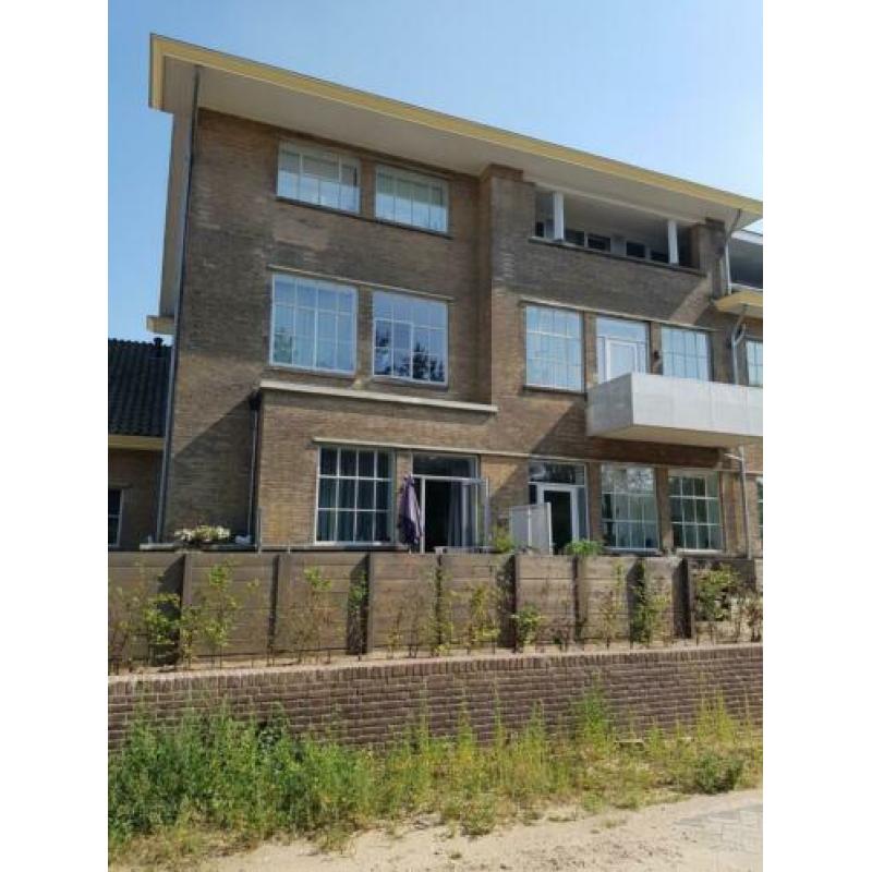 12 stuks Reynaers aluminium deuren.