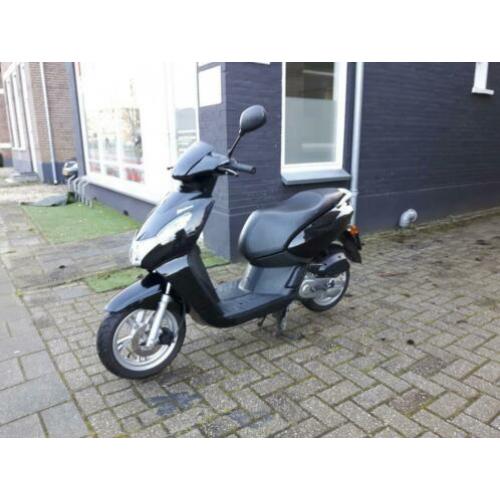 Peugeot kisbee snor 2015
