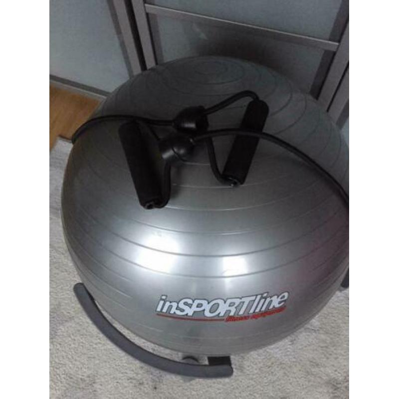 Fitnessbal in houder met elastieken