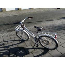 fiets meisje 24 inch wit met rek voorop handrem terugtrapre