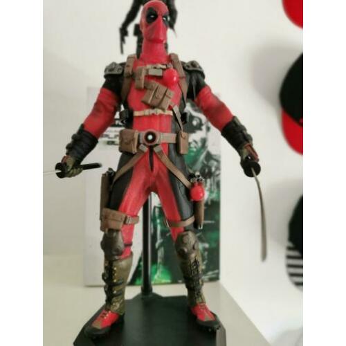 Deadpool figuur 30 cm groot