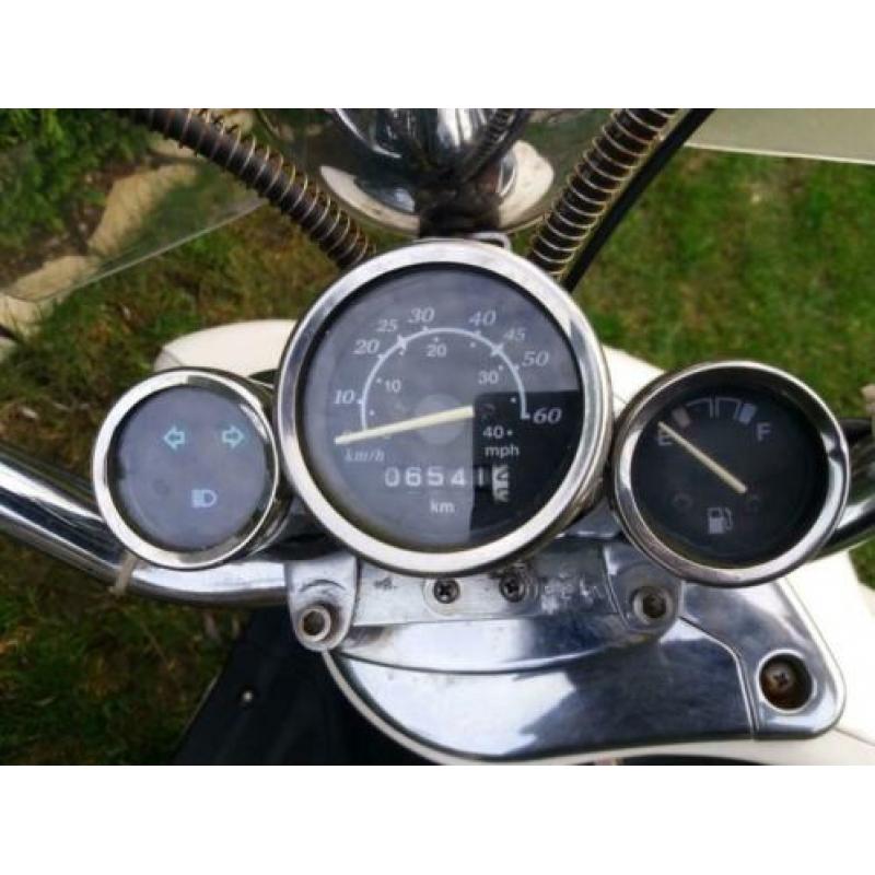 Retro snorscooter opknapper