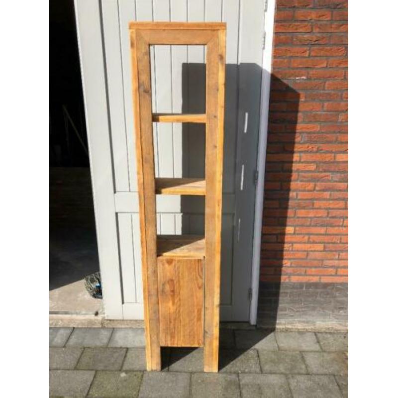 Steigerhouten kast