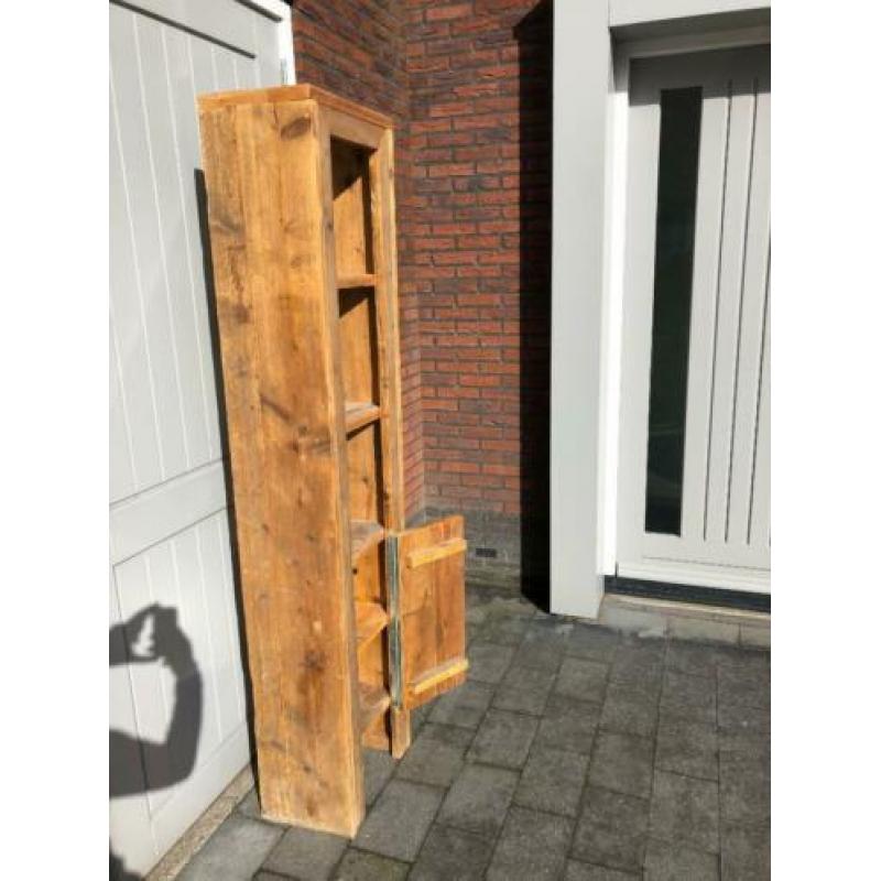Steigerhouten kast