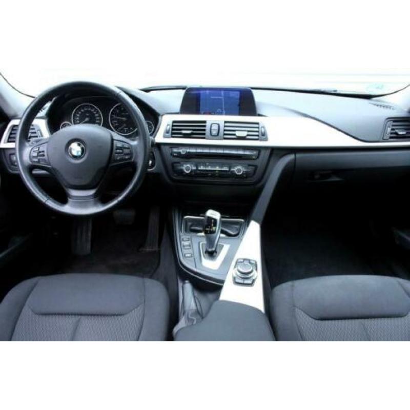 BMW 3 Serie 320i xDrive Executive AUT SCHUIFDAK NAVI XENON B