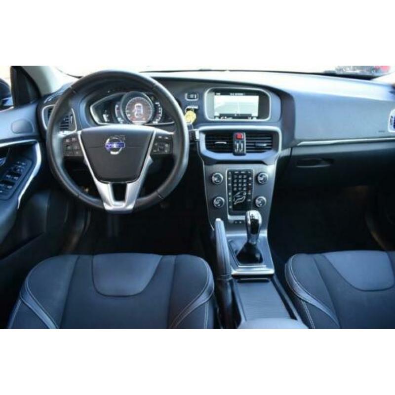 Volvo V40 2.0 D2 Momentum Business Navigatie/Xenon