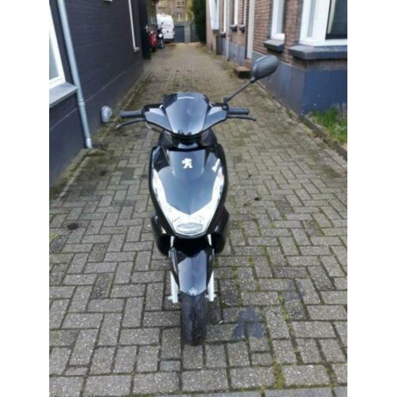 Peugeot kisbee snor 2015