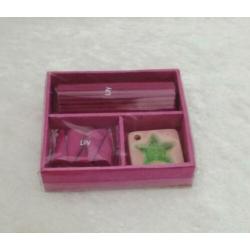 1712. Wierooksetje Lily Leuk setje om cadeau te geven