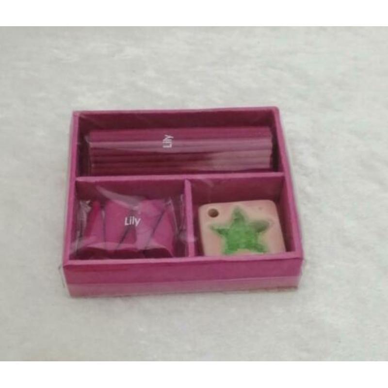 1712. Wierooksetje Lily Leuk setje om cadeau te geven