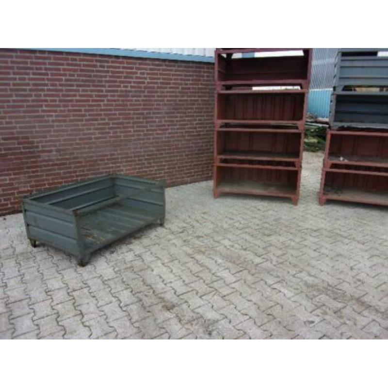 Plaatstalen bak 124 cm x 84 cm