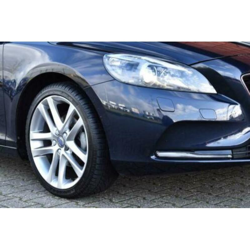 Volvo V40 2.0 D2 Momentum Business Navigatie/Xenon