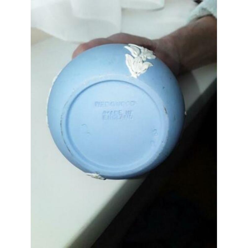wedgwood vaasje ,goede conditie