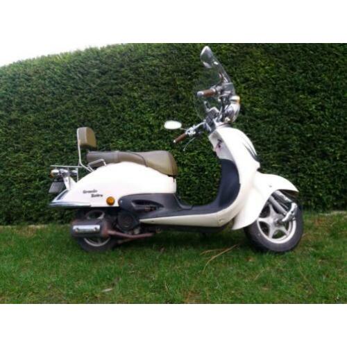Retro snorscooter opknapper