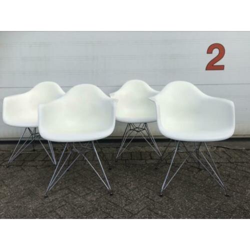 4xEames DAR origineel kleur wit