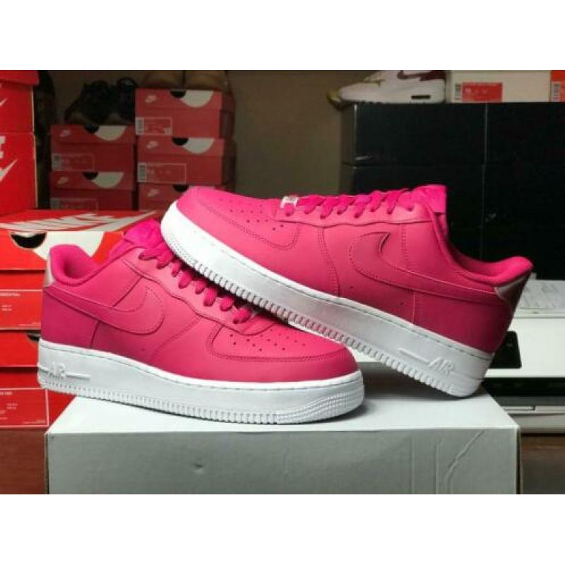Nike Air Force 1 07 Wild Cherry (EU 43)