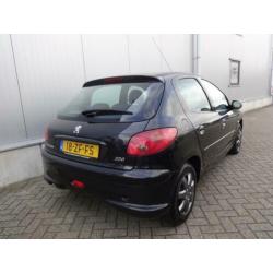 Peugeot 206 1.4 Forever NETTE 5 DEURS AUTO.AIRCO NW. APK.