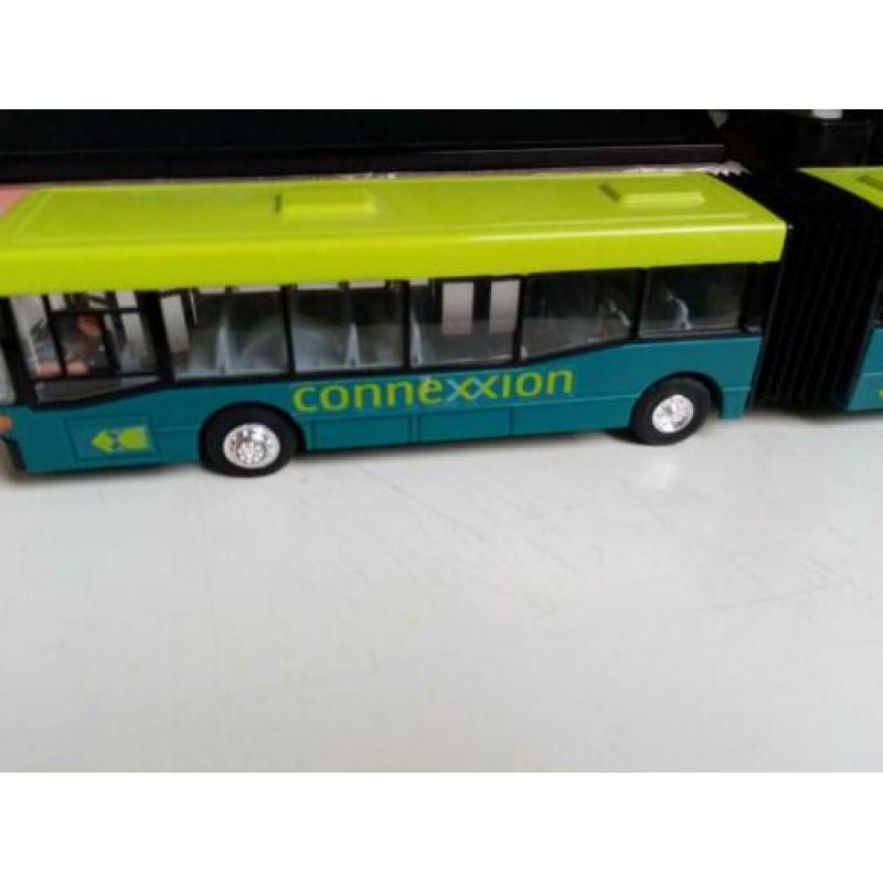 CONNEXXION, verlengde bus met aandrijving.