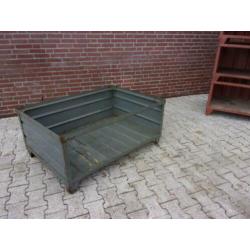 Plaatstalen bak 124 cm x 84 cm