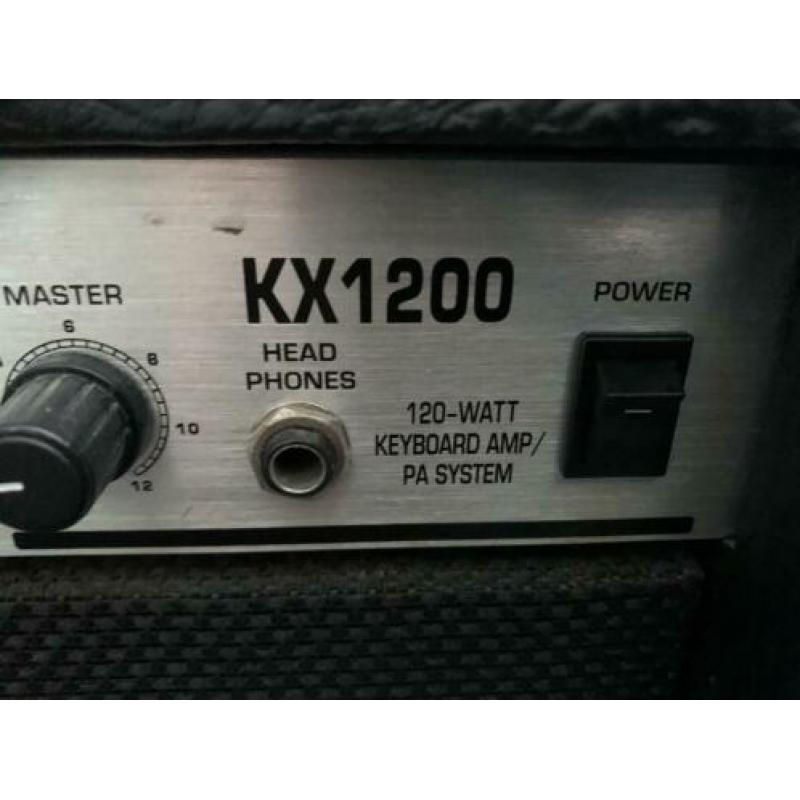 Keyboard monitor pa versterker. Behringer 120 watt