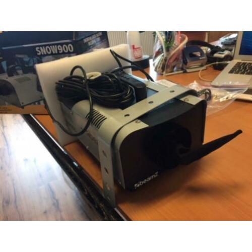BeamZ Snow 900 Snowmachine - 1 keer gebruikt