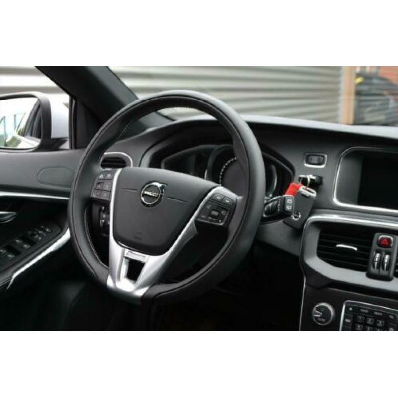 VOLVO V40 2.0 D3 150PK Geartronic Polar+ Sport