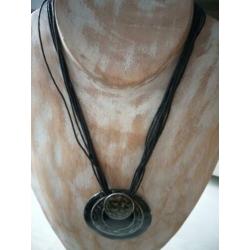 3+1 SALE!! (3) Ketting zwart met geweldige hanger