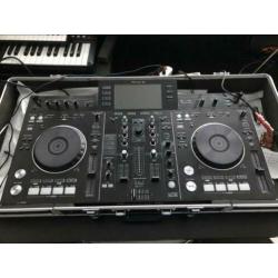 Pioneer xdj rx + speakers + flightcase