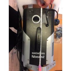 BeamZ Snow 900 Snowmachine - 1 keer gebruikt