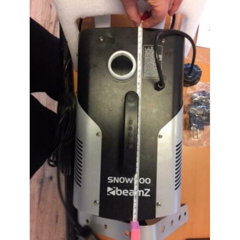 BeamZ Snow 900 Snowmachine - 1 keer gebruikt