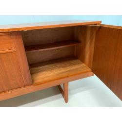 Vintage teak dressoir